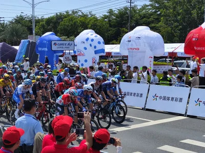 塞维利亚主帅：VAR为什么不介入？或许是不想让国家德比前皇马落后巴萨9分